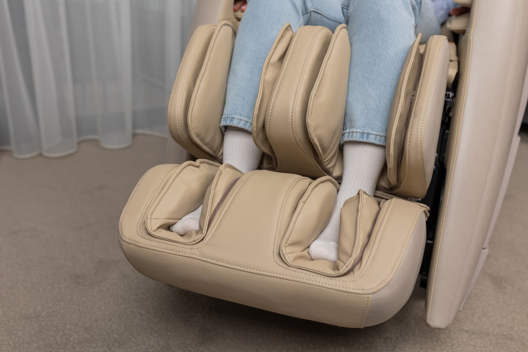 Automatisch ausfahrbare Fußstütze