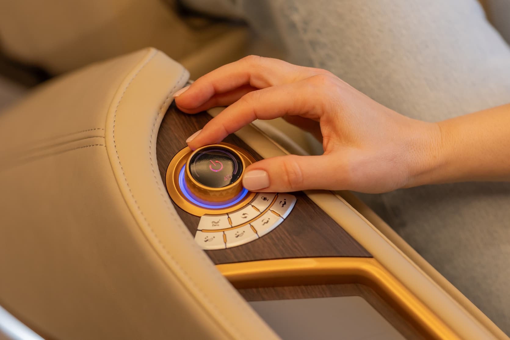 Stellen Sie die Intensität mit dem 4D-Joystick ein